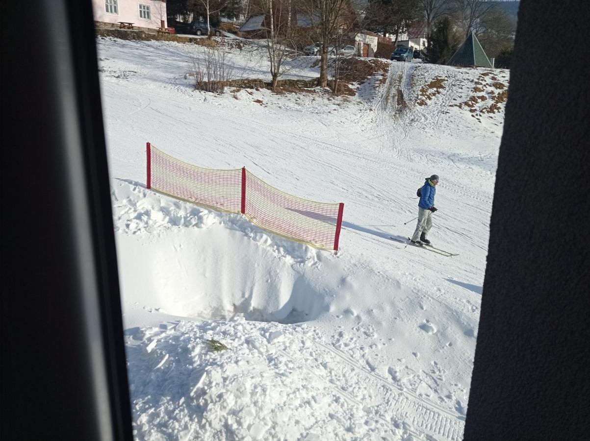 Ski Apartmany Nymburska Chata ペツ・ポト・スニェシュコウ エクステリア 写真
